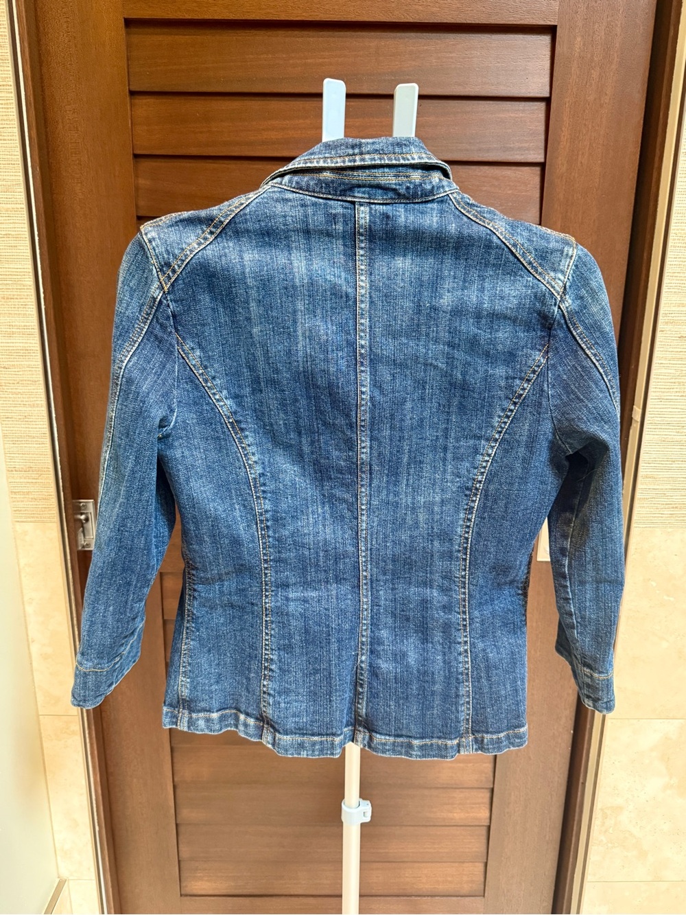 Women’s Vertigo Paris Fitted Denim Blazer Jacket Tailored Jean Jacket Size L - Picture 2 of 6